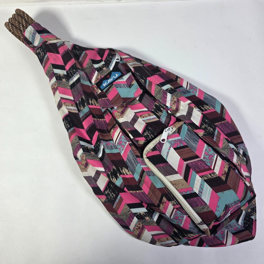 KAVU Sling Rope Crossbody Bag Adjustable Chevron Multipocket Pink Interior